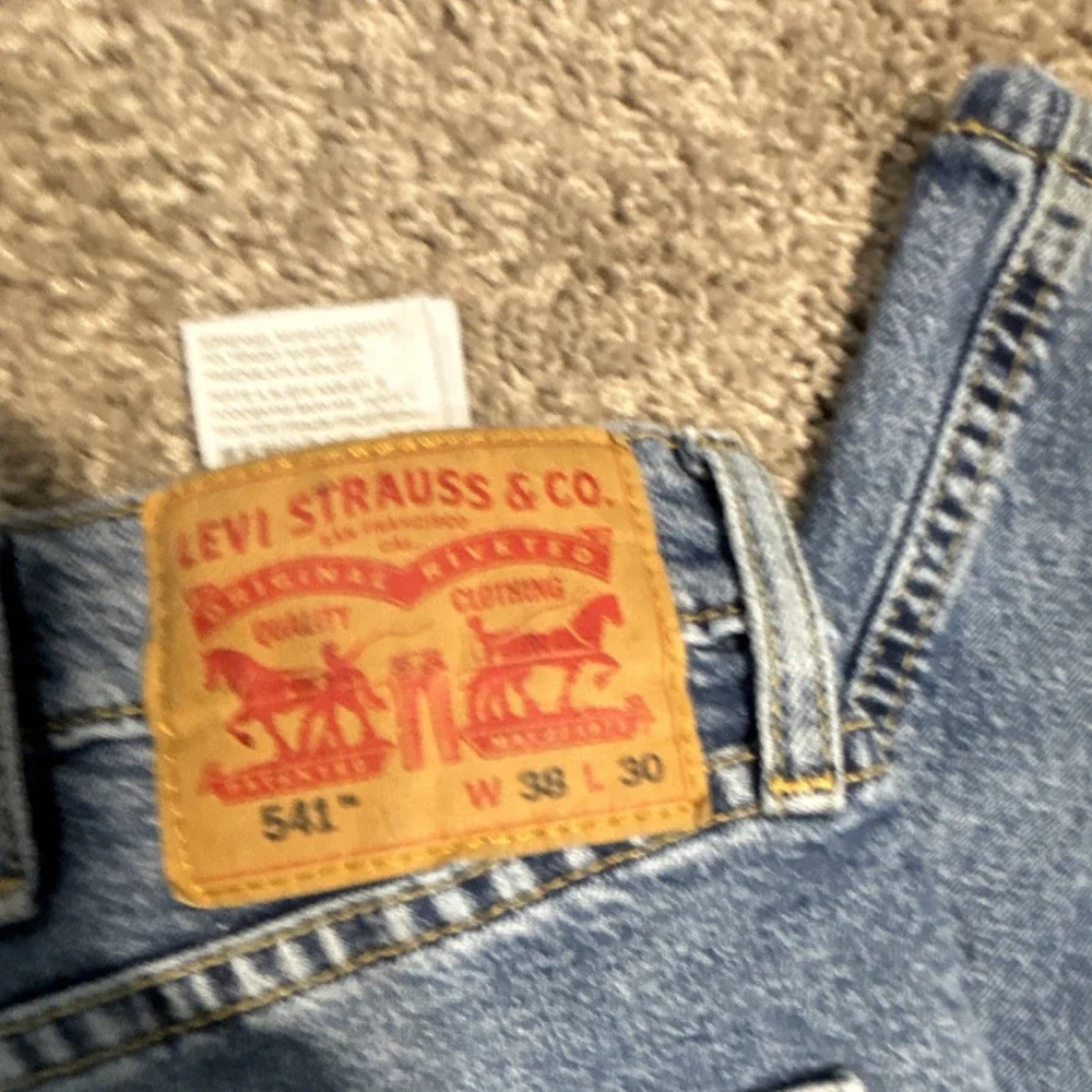 Levi's Men's Blue Denim Jeans Medium Wash Tapered‎ 5-Pocket Logo Cotton